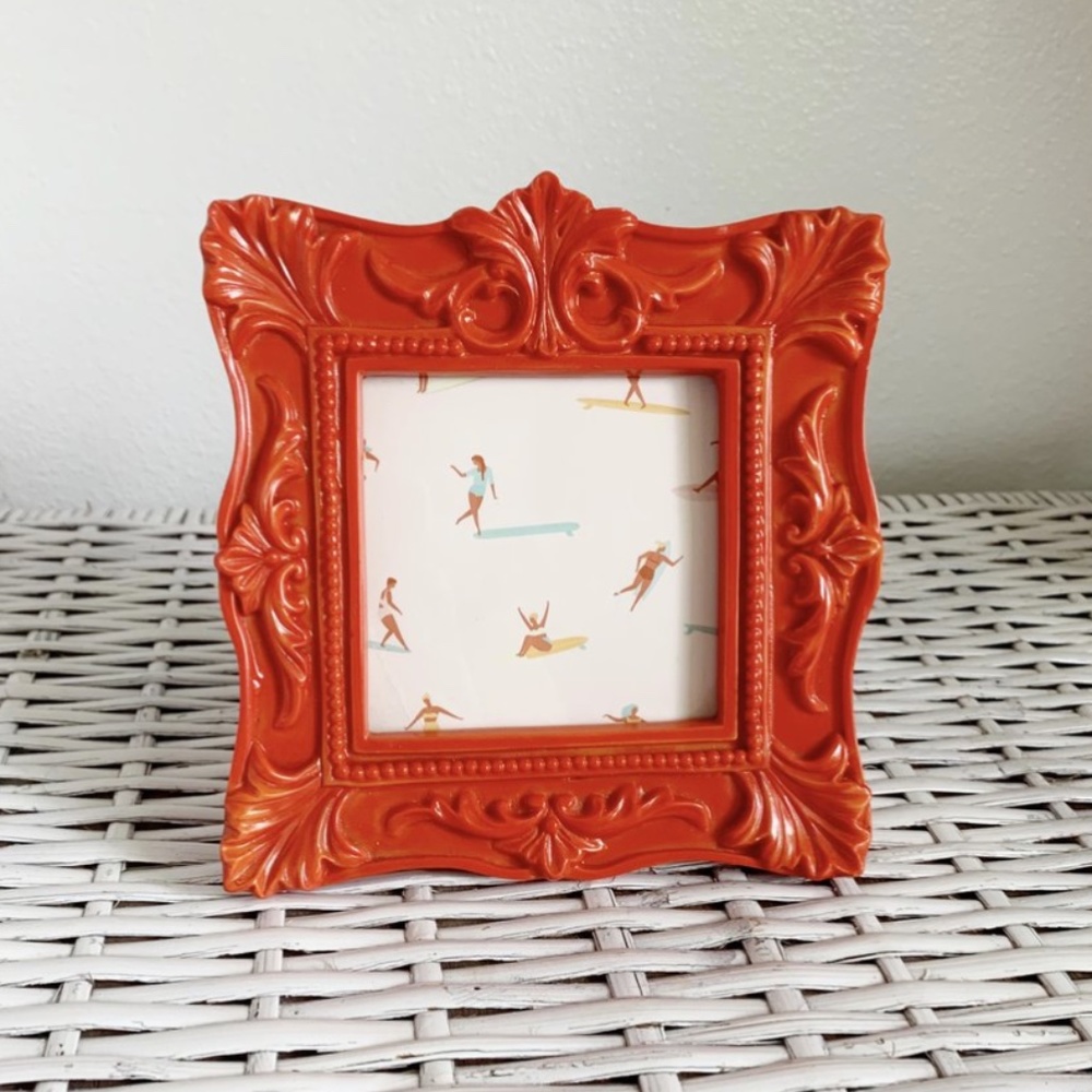 FLEUR DE LIS FRAME